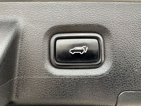 Used 2023 Hyundai Santa Fe SEL Premium image 33