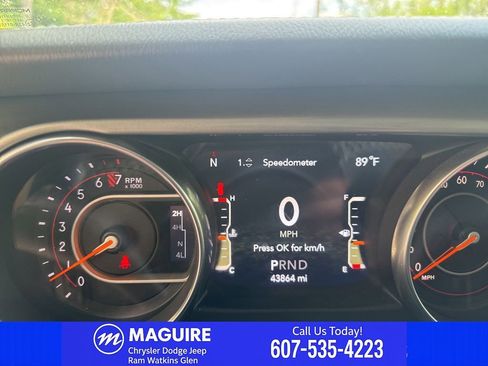 Used 2020 Jeep Wrangler Unlimited Sahara w/ Uconnect 4C Nav & Sound Group AWD/4WD image 23
