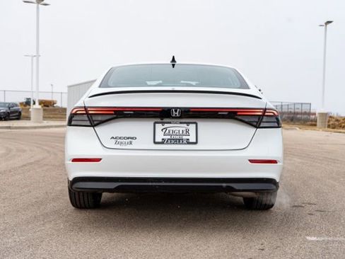 Used 2025 Honda Accord SE image 6