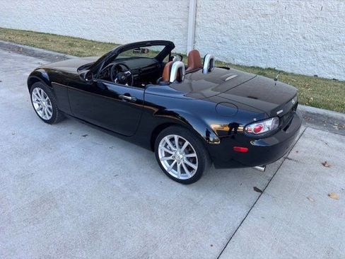 Used 2008 MAZDA MX-5 Miata Grand Touring w/ Premium Pkg image 3