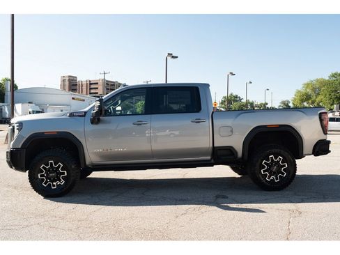 New 2026 GMC Sierra 2500 AT4X w/ LPO, Black Badging Package AWD/4WD image 5