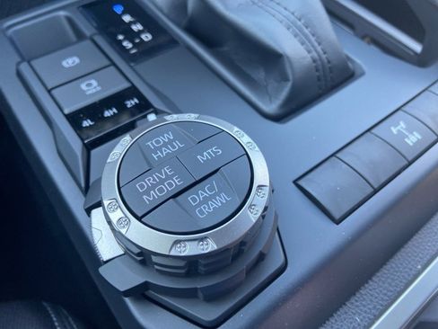 New 2025 Toyota Tacoma TRD Off-Road image 17