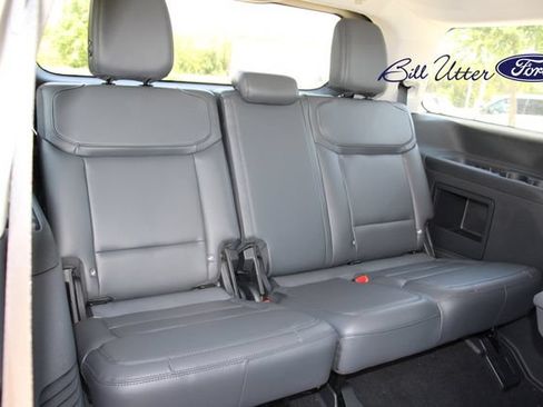 New 2026 Ford Expedition Active RWD image 10