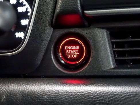 Used 2023 Honda Pilot Touring image 22