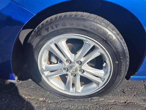 Used 2017 Chevrolet Cruze LT w/ Convenience Package image 20