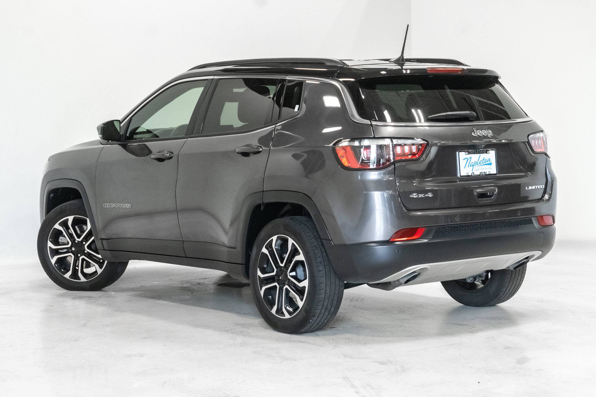 Certified 2023 Jeep Compass Limited AWD/4WD image 25