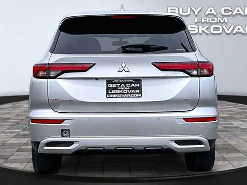 Used 2023 Mitsubishi Outlander SE AWD/4WD image 4