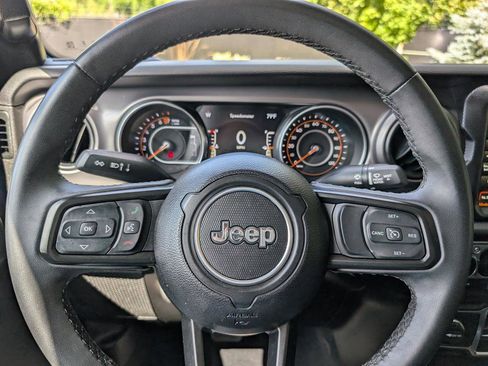 Used 2023 Jeep Gladiator Sport image 27
