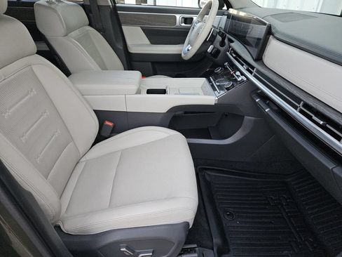 Used 2024 Hyundai Santa Fe Limited FWD image 34
