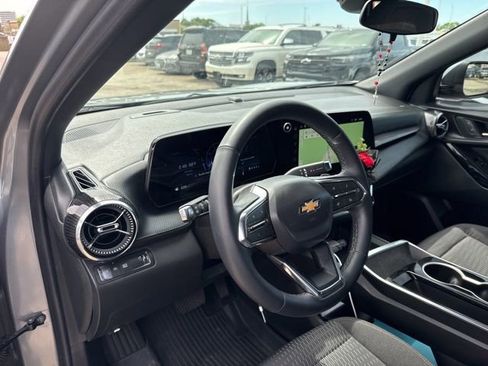 Used 2025 Chevrolet Equinox LT image 10