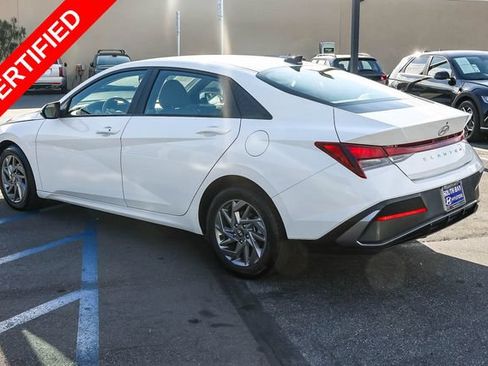 Certified 2024 Hyundai Elantra SEL FWD image 4