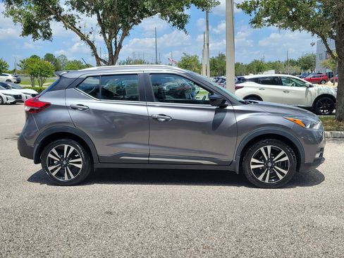Certified 2020 Nissan Kicks SR w/ SR Premium Package FWD image 4