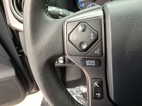 Certified 2017 Toyota Tacoma TRD Sport image 17