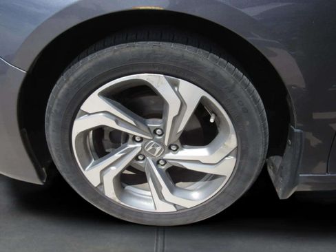 Used 2018 Honda Accord EX image 5