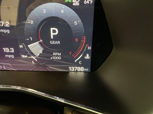 Certified 2024 GMC Canyon Denali image 28