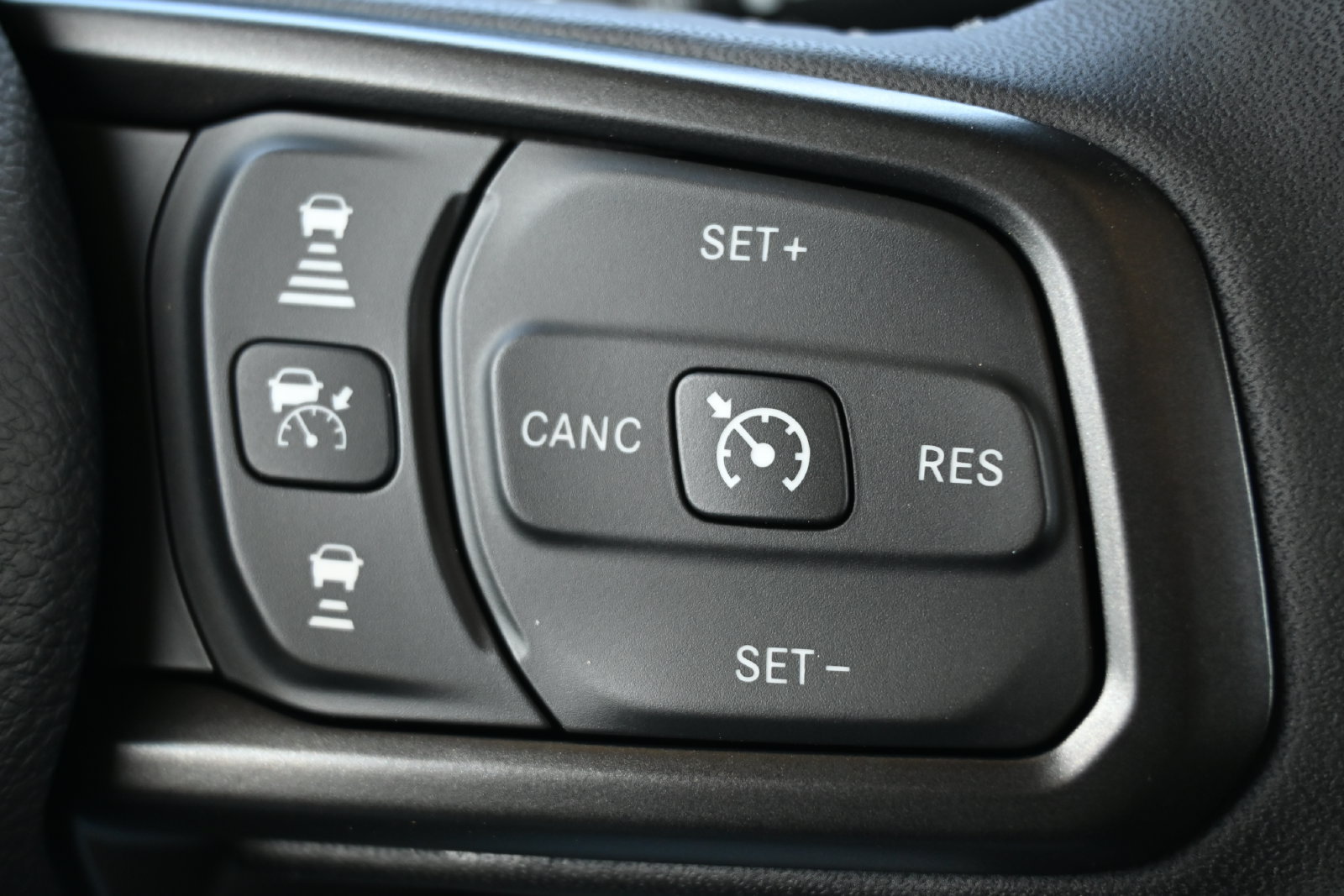 New 2026 Jeep Gladiator Sport AWD/4WD image 15