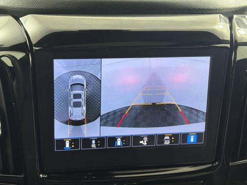 Used 2023 Chevrolet Traverse Premier image 19