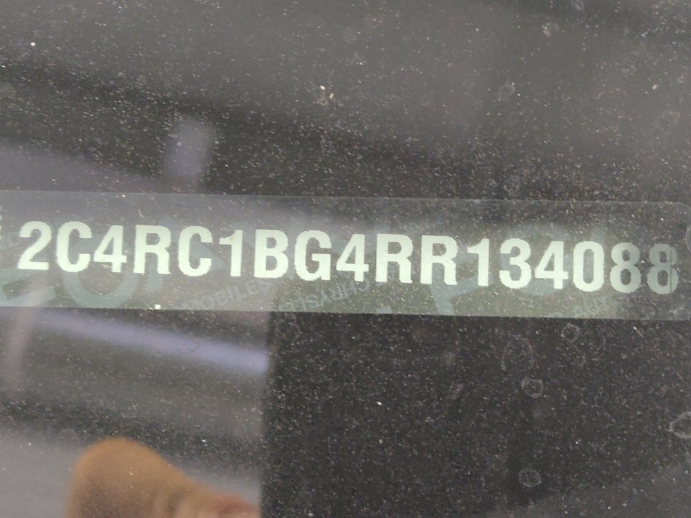 Used 2024 Chrysler Pacifica Touring-L FWD image 33