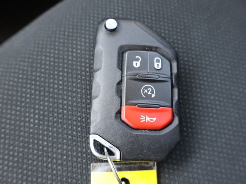 Used 2021 Jeep Wrangler Unlimited Sahara w/ LED Lighting Group AWD/4WD image 30