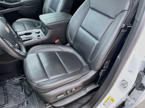 Used 2023 Chevrolet Traverse LT w/ LT Premium Package AWD/4WD image 20