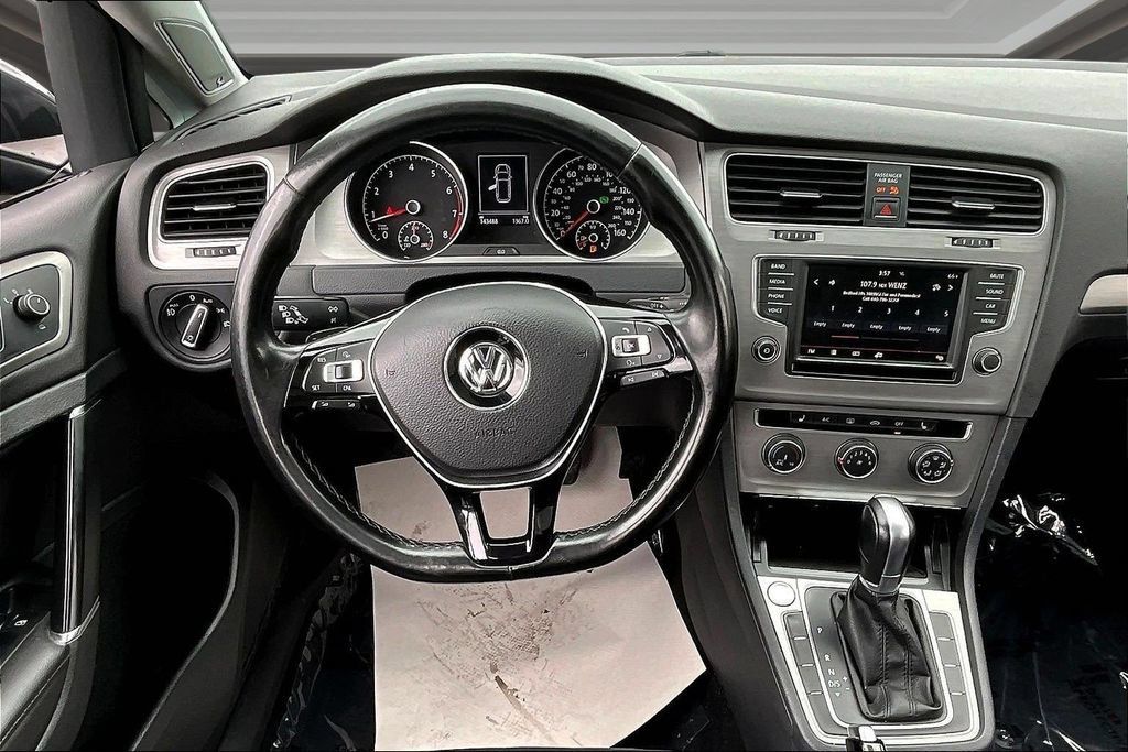 Used 2016 Volkswagen Golf SE FWD image 8