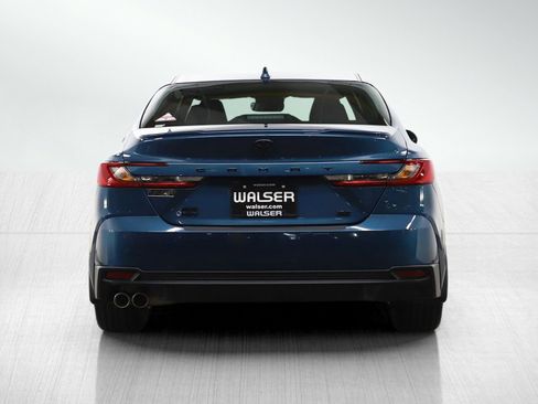 Used 2026 Toyota Camry SE w/ Multimedia Upgrade Package image 4