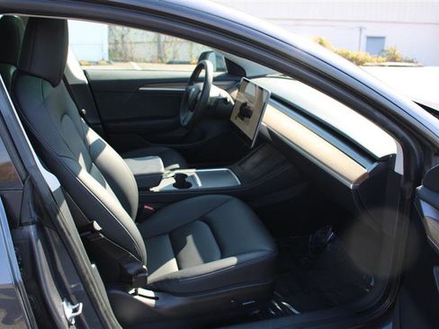 Used 2023 Tesla Model 3 Standard Range image 13