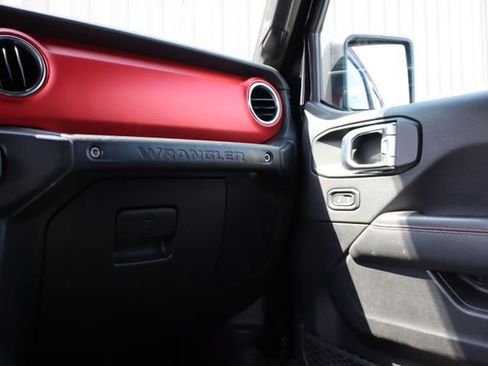 Used 2021 Jeep Wrangler Unlimited Rubicon AWD/4WD image 45