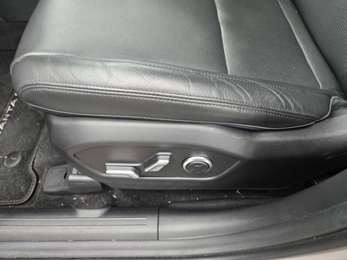 Used 2025 Hyundai Santa Fe Limited image 15