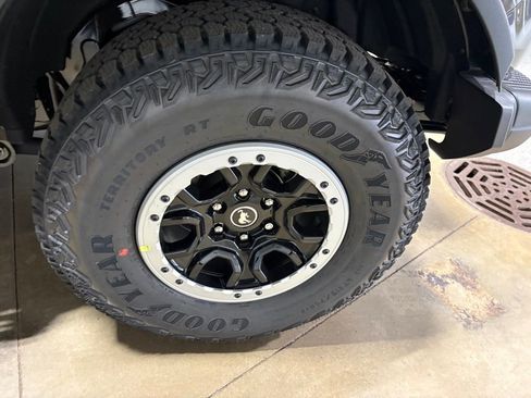New 2025 Ford Bronco Badlands w/ Sasquatch Package AWD/4WD image 26