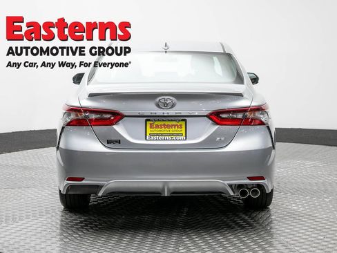 Used 2021 Toyota Camry SE w/ Carpet Mat Package (TMS) FWD image 6