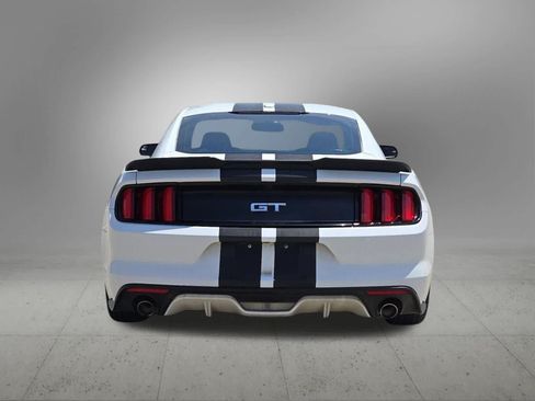 Used 2017 Ford Mustang GT RWD image 5