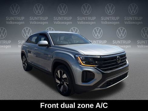 Used 2025 Volkswagen Atlas Cross Sport SE FWD image 8