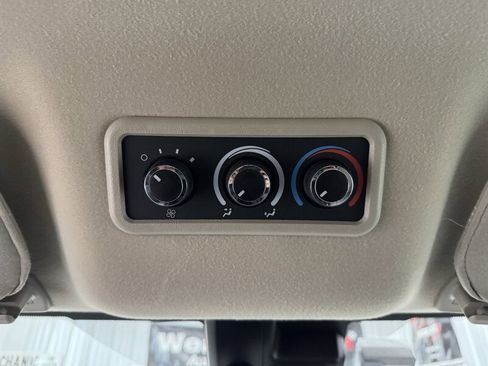 Used 2025 Chevrolet Express 3500 LT w/ LT Preferred Equipment Group RWD image 11