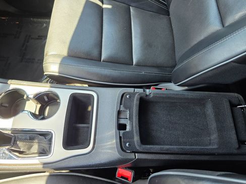 Used 2021 Jeep Grand Cherokee Overland RWD image 28