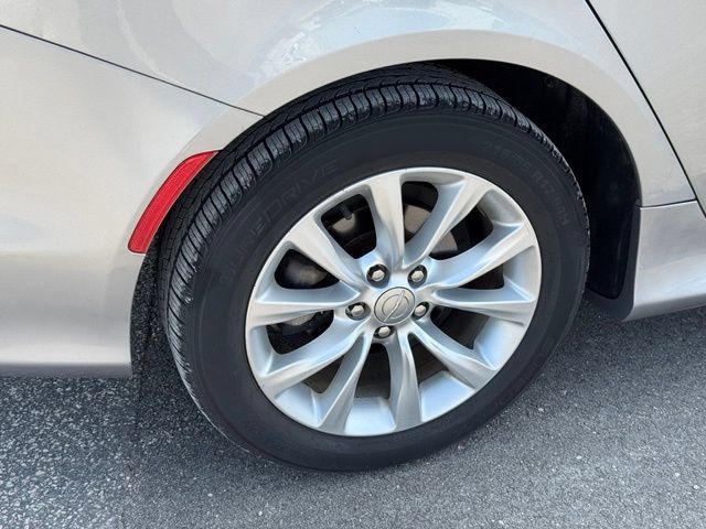 Used 2017 Chrysler 200 LX FWD image 36