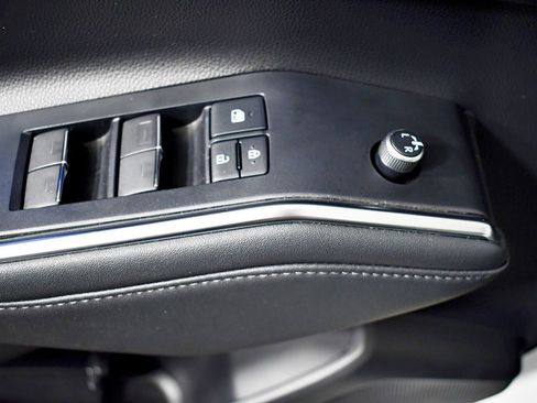 Used 2022 Toyota Highlander Platinum image 16