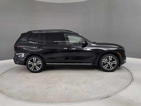 Used 2026 BMW X7 xDrive40i w/ M Sport Package image 5