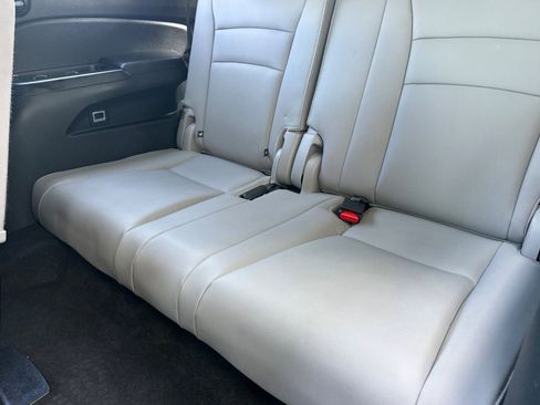 Used 2017 Honda Pilot Touring image 34