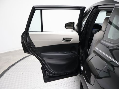 Certified 2024 Toyota Corolla Cross L image 21