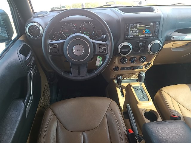 Used 2016 Jeep Wrangler Unlimited Sahara w/ Dual Top Group AWD/4WD image 23