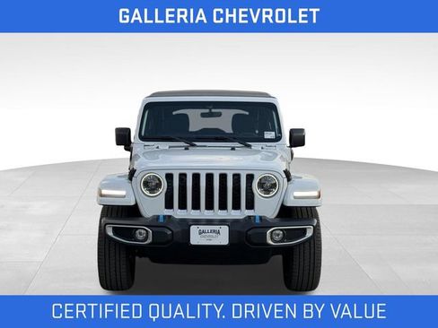 Used 2023 Jeep Wrangler Unlimited Sahara AWD/4WD image 3