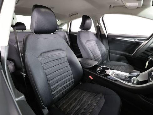 Used 2016 Ford Fusion SE FWD image 24