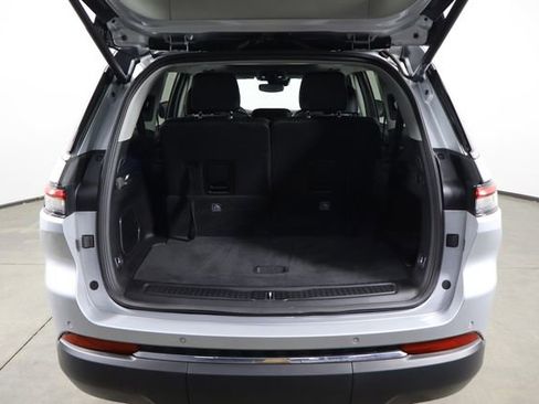 Used 2021 Jeep Grand Cherokee L Limited image 19