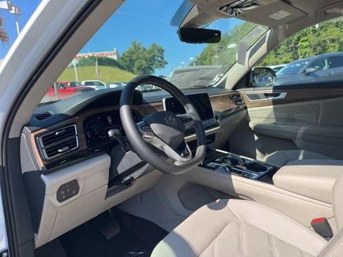 New 2026 Volkswagen Atlas SE image 6