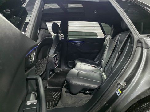 Used 2019 Audi Q8 Prestige image 16