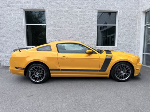 Used 2013 Ford Mustang Boss 302 w/ Boss 302 Accessory Pkg RWD image 23