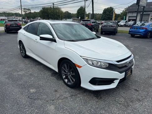 Used 2017 Honda Civic EX image 4