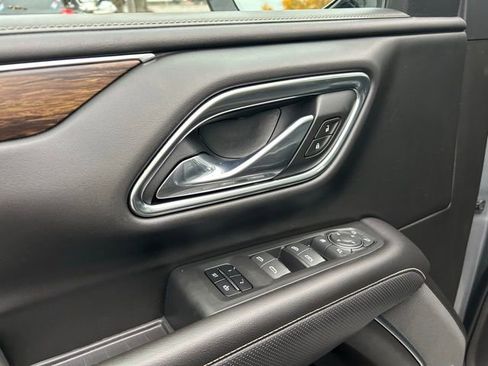 Used 2021 Chevrolet Tahoe Premier w/ Premium Package image 18