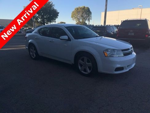 Used 2012 Dodge Avenger SXT image 7